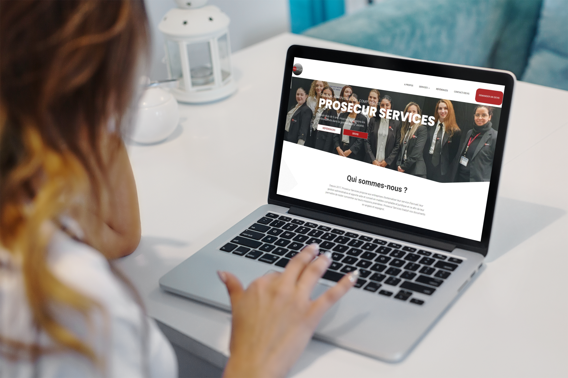 mockup-of-a-woman-working-on-a-macbook-2316-el1